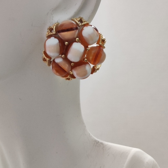 Vintage Cream and Lucite Wired Beads Cluster Earrings EUC - Picture 9 of 10